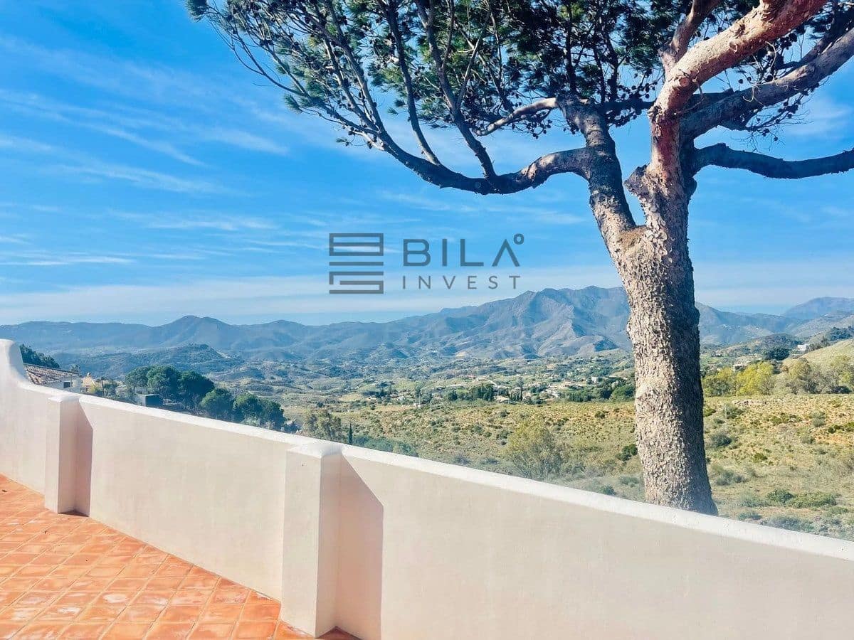 4 soverom Villa til salgs i Mijas med svømmebasseng garasje - € 1 300 000 (Ref: 9618777)
