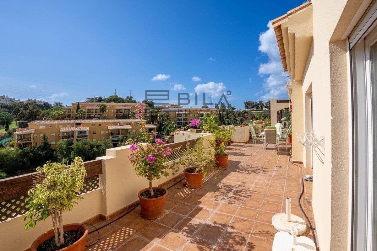 3 quarto Penthouse para venda em Riviera del Sol com piscina - 499 995 € (Ref: 9618831)