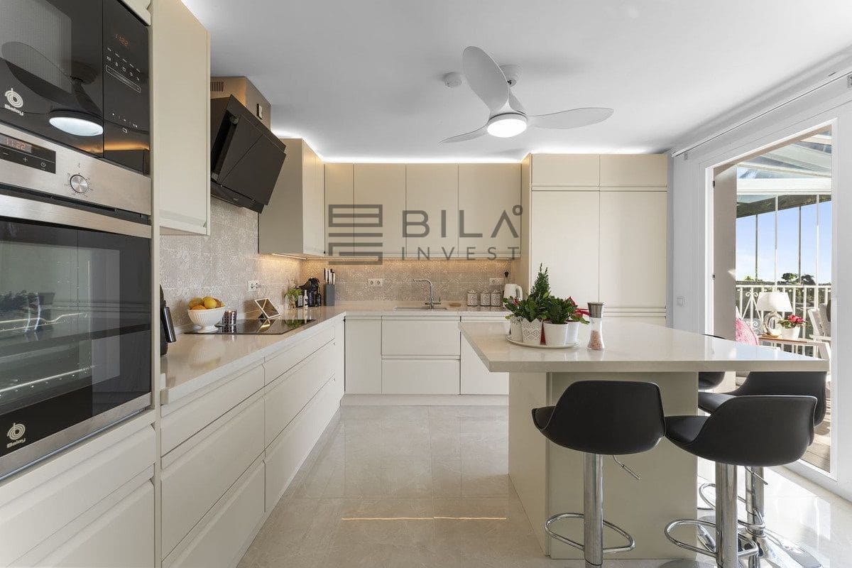 3 soverom Villa til salgs i Mijas med svømmebasseng garasje - € 795 000 (Ref: 9618832)