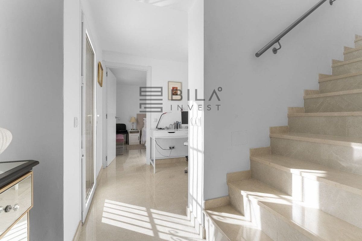 3 soverom Villa til salgs i Mijas med svømmebasseng garasje - € 795 000 (Ref: 9618832)