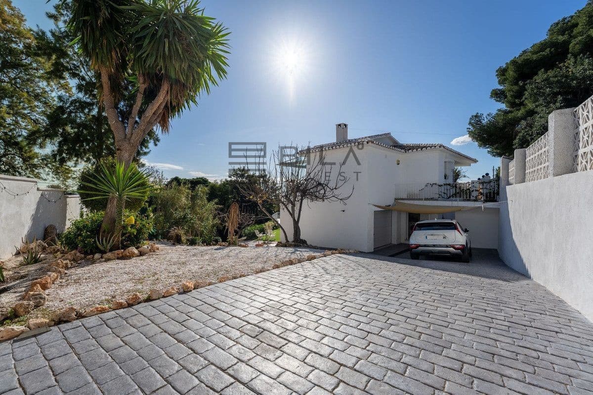 3 soverom Villa til salgs i Mijas med svømmebasseng garasje - € 795 000 (Ref: 9618832)