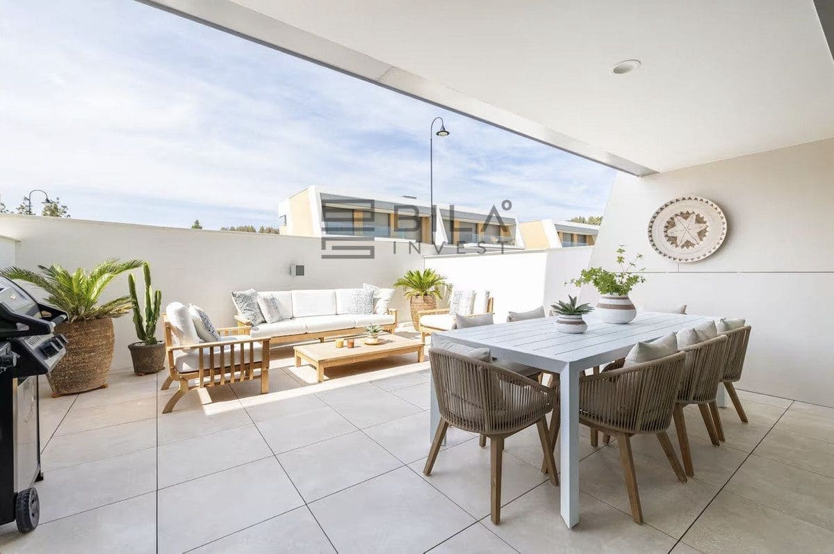 3 bedroom Townhouse for sale in El Chaparral with pool garage - € 828,000 (Ref: 9618834)