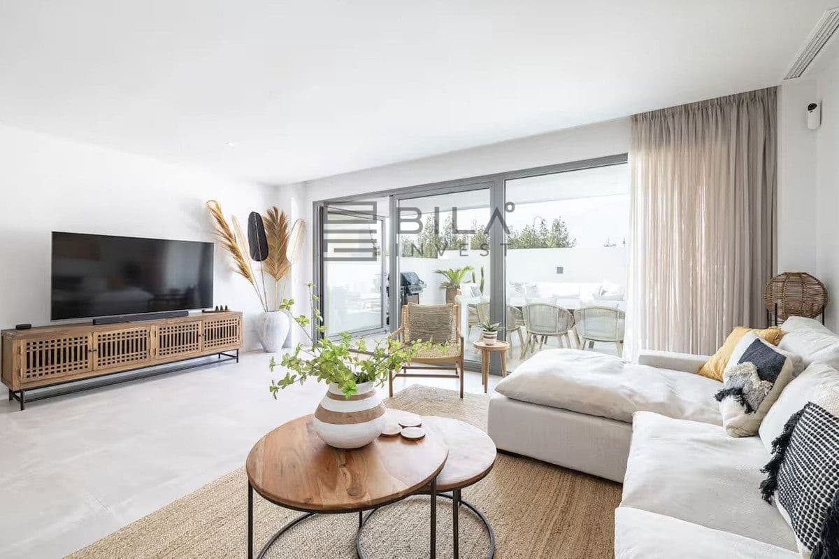 3 bedroom Townhouse for sale in El Chaparral with pool garage - € 828,000 (Ref: 9618834)