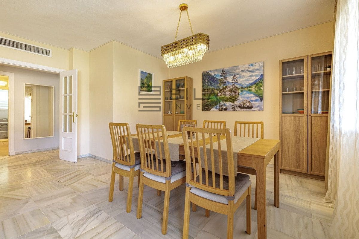 3 bedroom Flat for sale in Torrequebrada with pool garage - € 460,000 (Ref: 9618845)