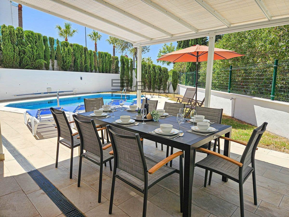 4 soveværelse Villa til salg i Riviera del Sol med swimmingpool garage - € 1.100.000 (Ref: 9618846)