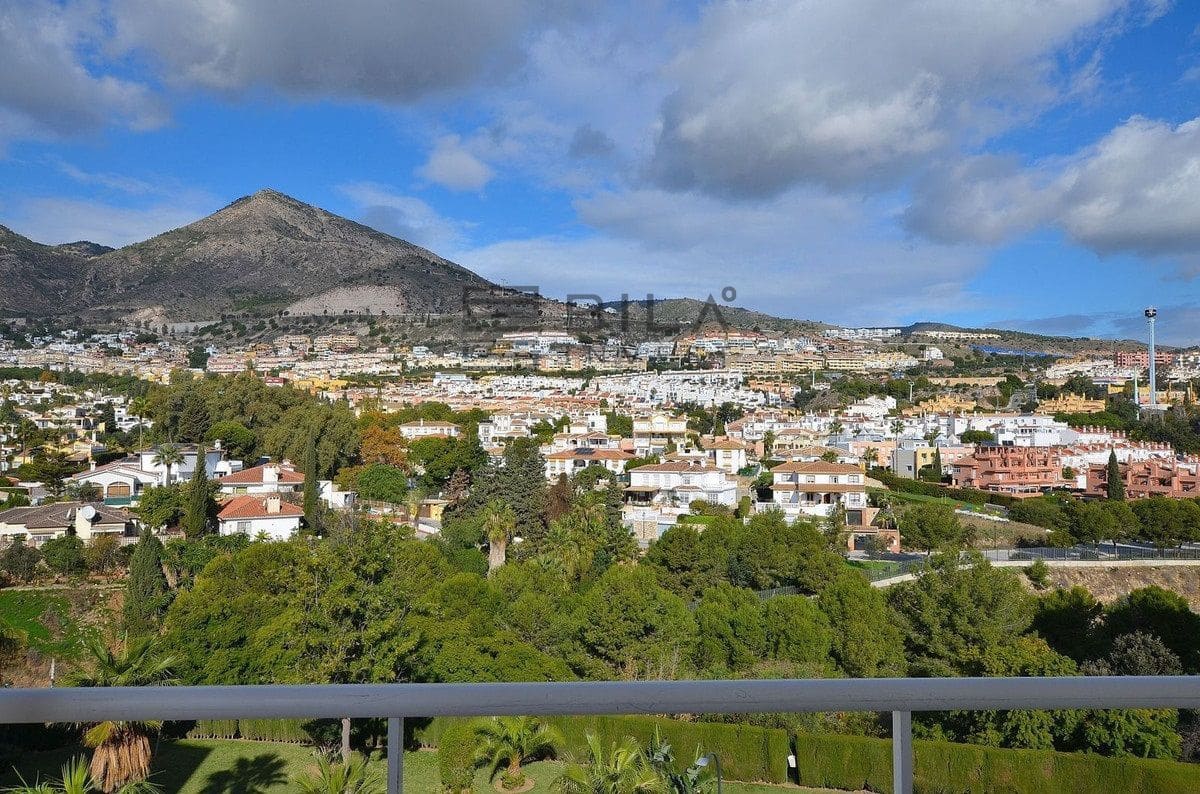 3 slaapkamer Penthouse te koop in Benalmadena Costa met zwembad - € 549.000 (Ref: 9618848)