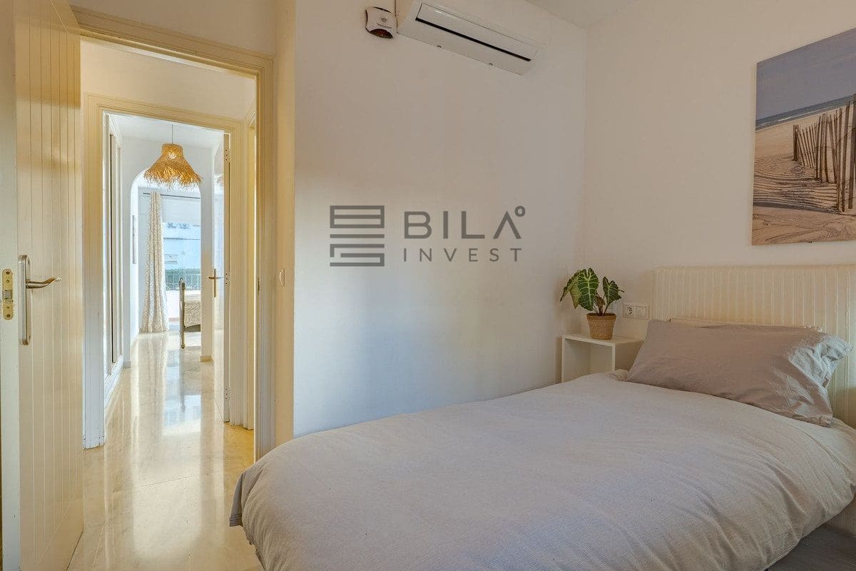 Piso de 2 habitaciones en Calahonda en venta con piscina garaje - 315.000 € (Ref: 9618849)