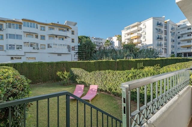 Piso de 2 habitaciones en Calahonda, Mijas en venta con piscina garaje - 315.000 € (Ref: 9618849)