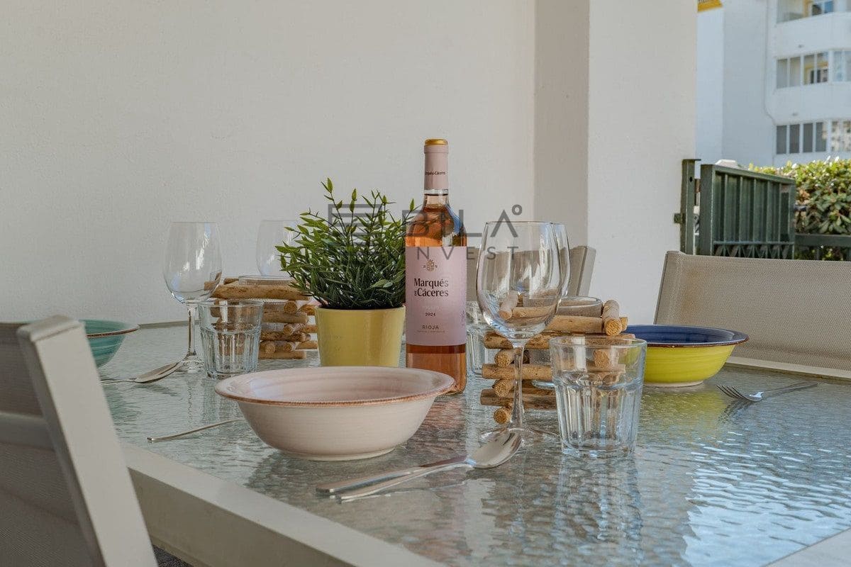 Piso de 2 habitaciones en Calahonda en venta con piscina garaje - 315.000 € (Ref: 9618849)