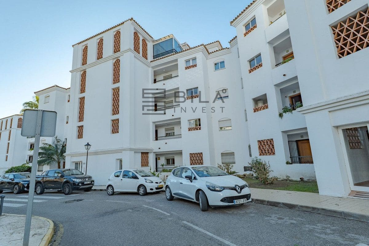 Piso de 2 habitaciones en Calahonda en venta con piscina garaje - 315.000 € (Ref: 9618849)