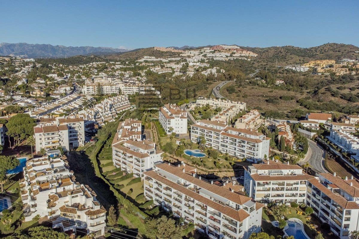 Piso de 2 habitaciones en Calahonda en venta con piscina garaje - 315.000 € (Ref: 9618849)