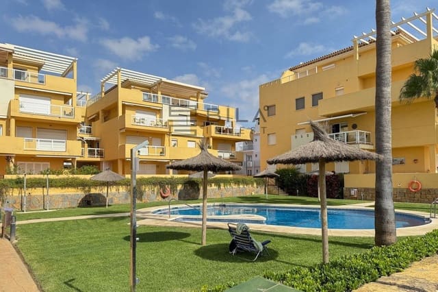 Piso de 2 habitaciones en La Cala de Mijas, Mijas en venta con piscina garaje - 649.950 € (Ref: 9619675)