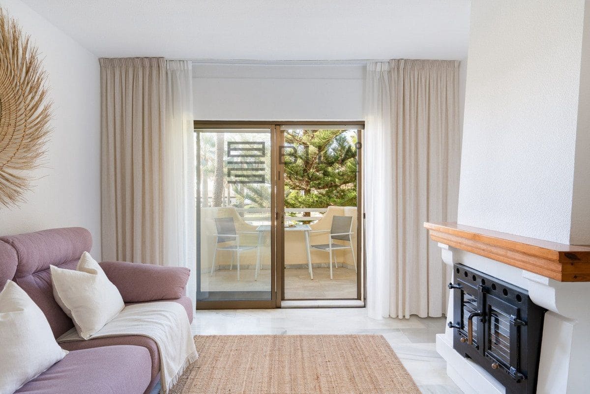 Piso de 2 habitaciones en La Cala de Mijas en venta con piscina - 550.000 € (Ref: 9619677)