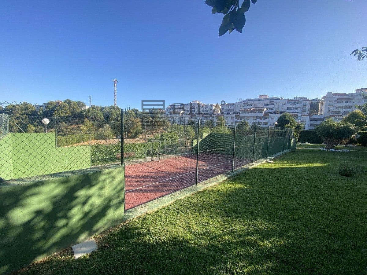 2 bedroom Flat for sale in Benalmadena Costa with pool garage - € 340,000 (Ref: 9619678)