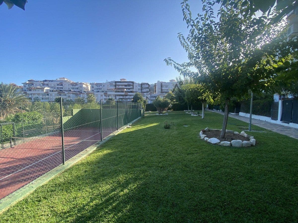 2 bedroom Flat for sale in Benalmadena Costa with pool garage - € 340,000 (Ref: 9619678)