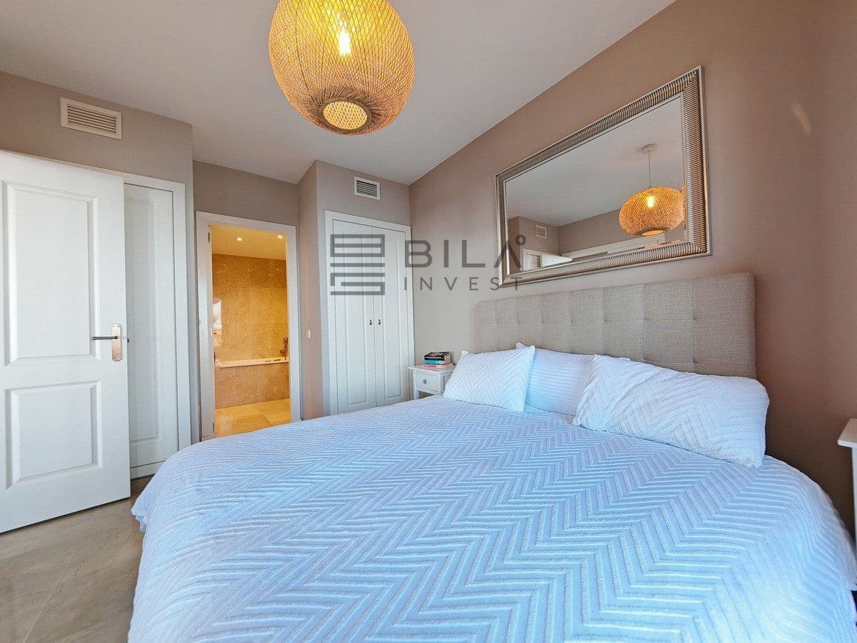 3 makuuhuone Asunto myytävänä paikassa Calahonda mukana uima-altaan 
autotalli - 440 000 € (Ref: 9619679)