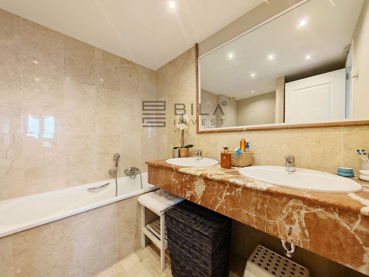 3 makuuhuone Asunto myytävänä paikassa Calahonda mukana uima-altaan 
autotalli - 440 000 € (Ref: 9619679)