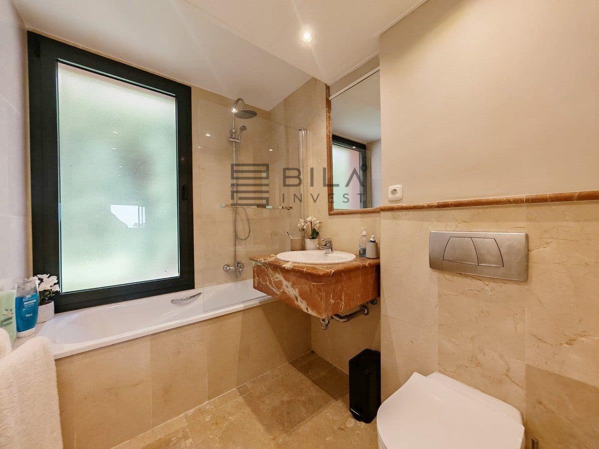 3 makuuhuone Asunto myytävänä paikassa Calahonda mukana uima-altaan 
autotalli - 440 000 € (Ref: 9619679)