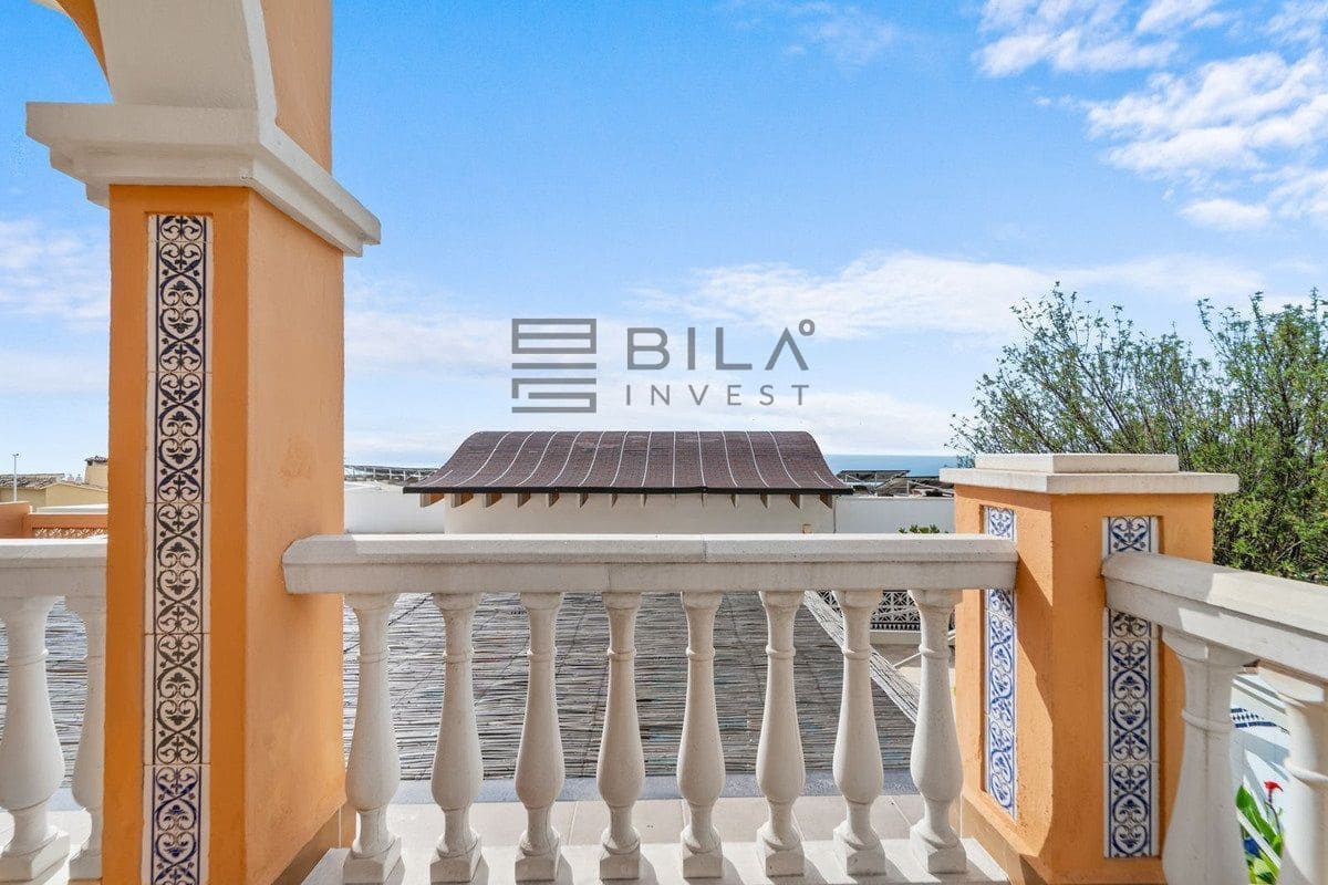 4 bedroom Villa for sale in Benalmadena with pool garage - € 1,095,000 (Ref: 9619680)
