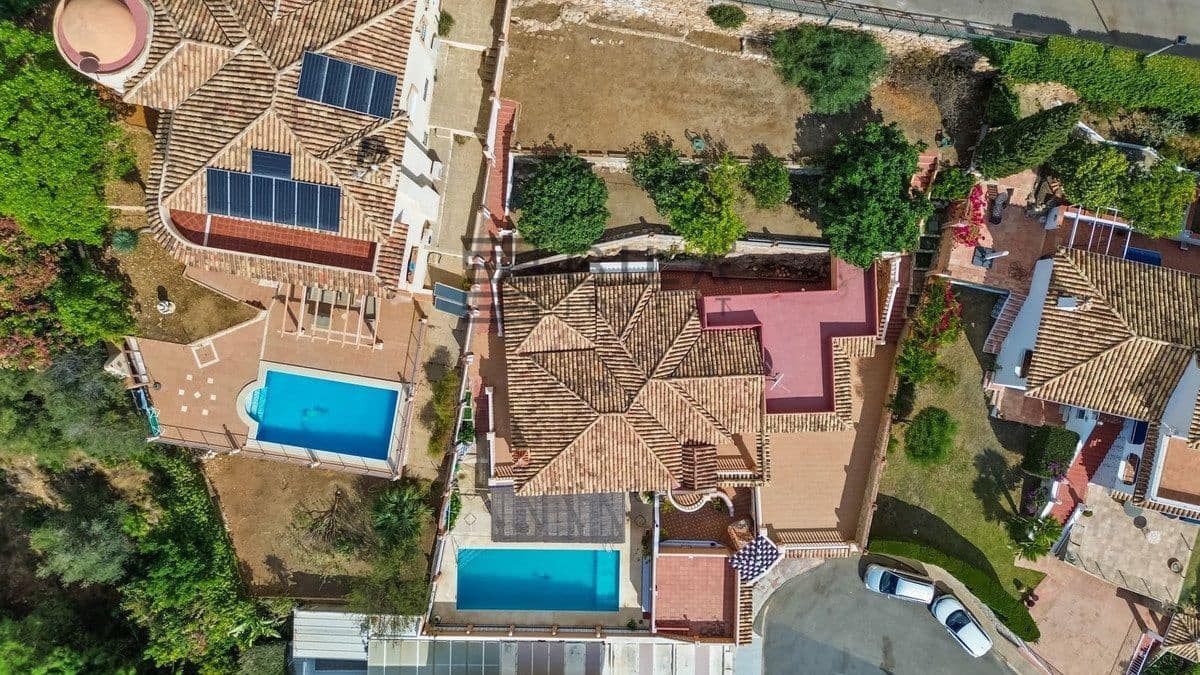 4 bedroom Villa for sale in Benalmadena with pool garage - € 1,095,000 (Ref: 9619680)