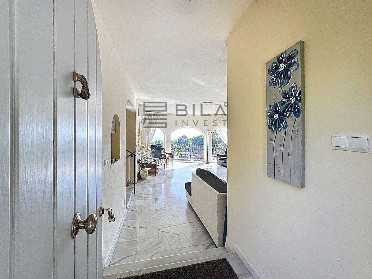 4 soverom Villa til salgs i Mijas med svømmebasseng garasje - € 927 500 (Ref: 9619682)