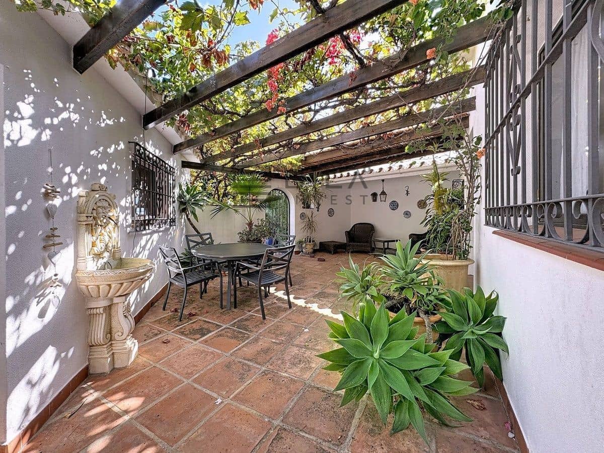 4 soverom Villa til salgs i Mijas med svømmebasseng garasje - € 927 500 (Ref: 9619682)