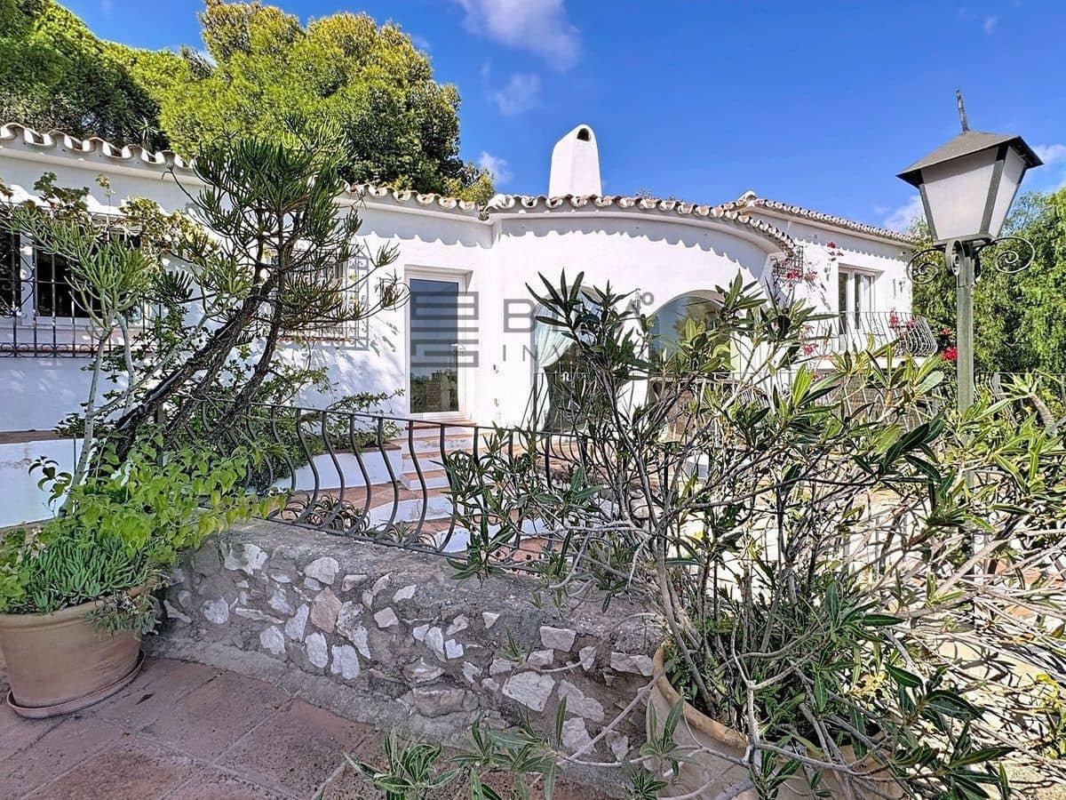 4 soverom Villa til salgs i Mijas med svømmebasseng garasje - € 927 500 (Ref: 9619682)