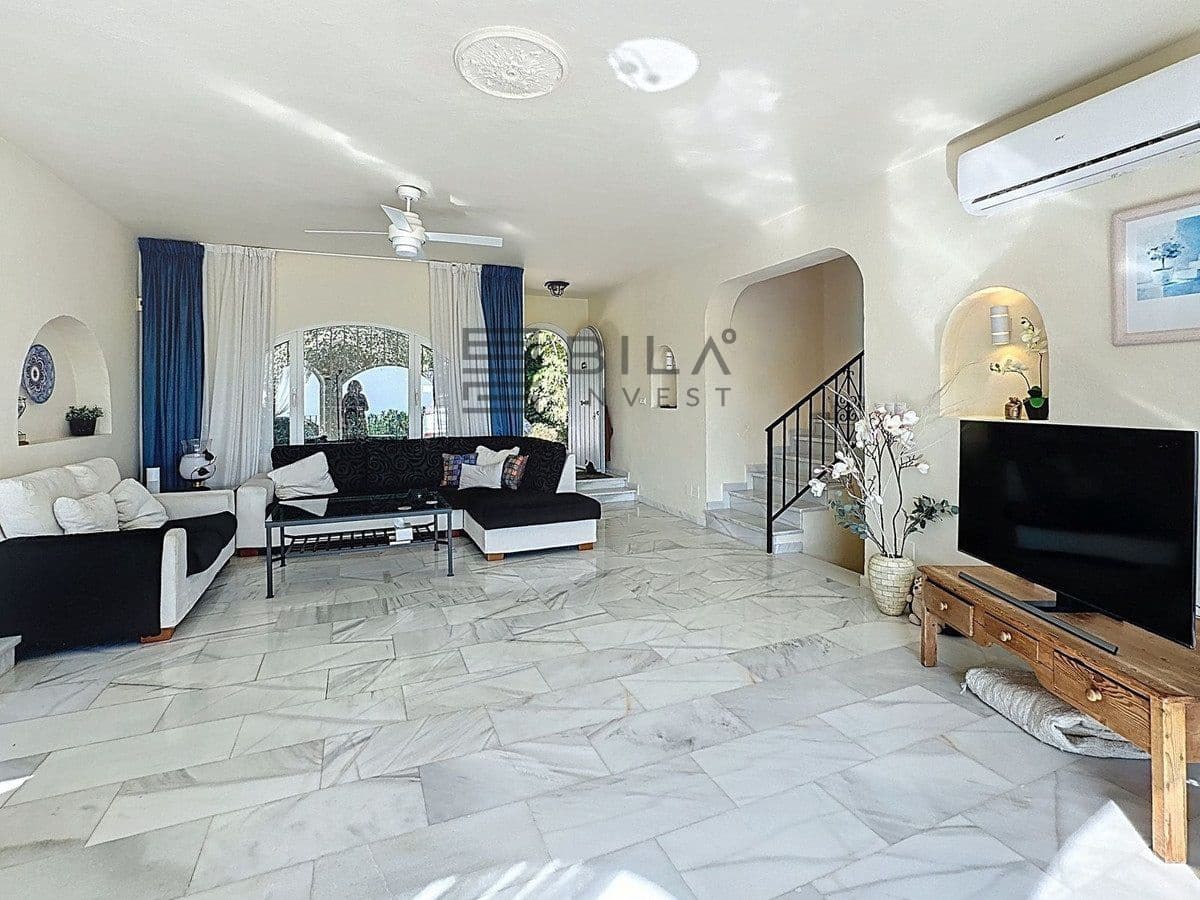 4 soverom Villa til salgs i Mijas med svømmebasseng garasje - € 927 500 (Ref: 9619682)