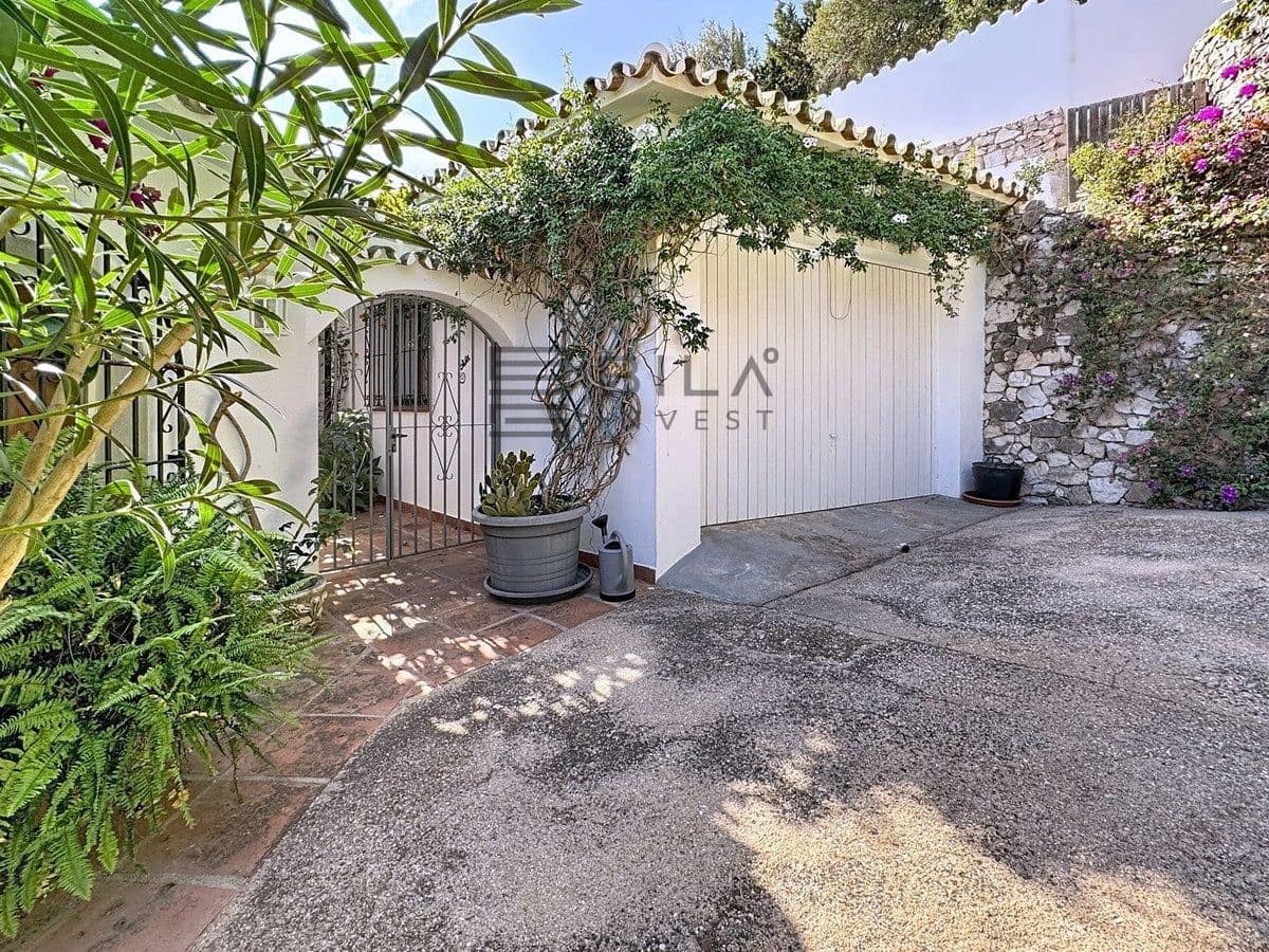 4 soverom Villa til salgs i Mijas med svømmebasseng garasje - € 927 500 (Ref: 9619682)