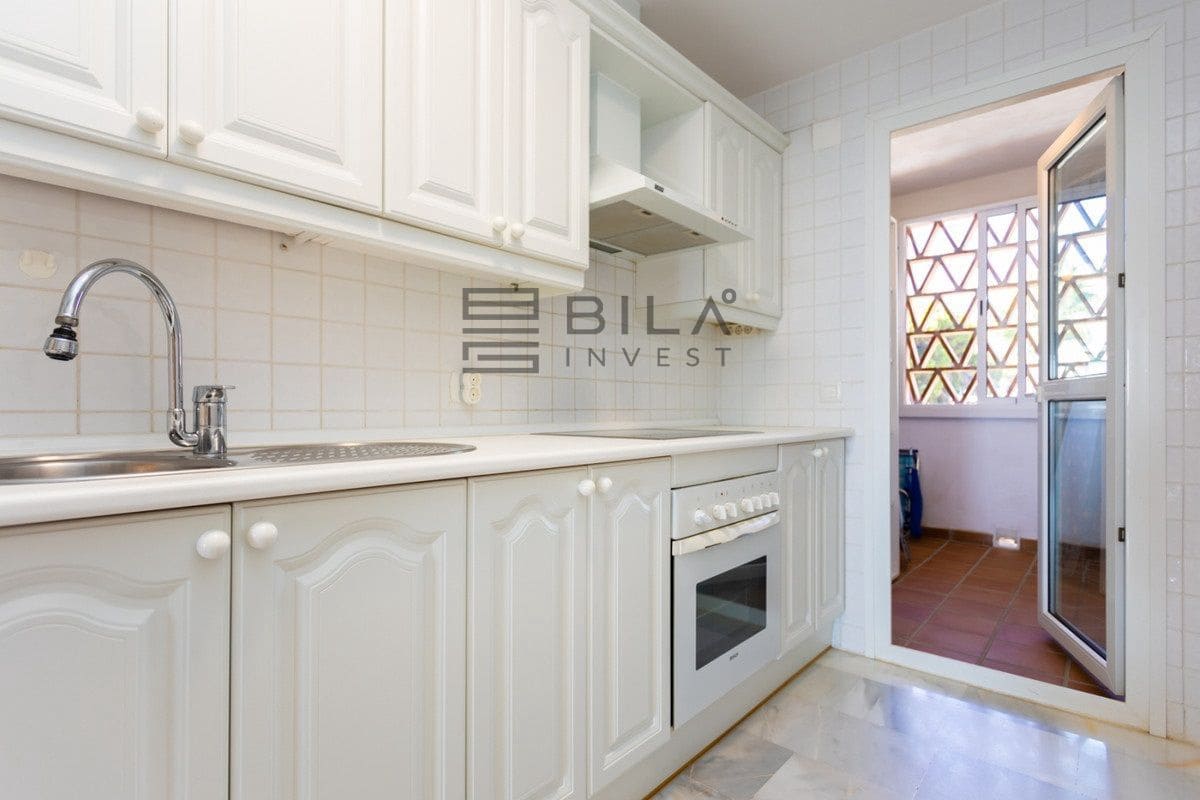 3 bedroom Flat for sale in Calahonda with pool garage - € 999,990 (Ref: 9619795)