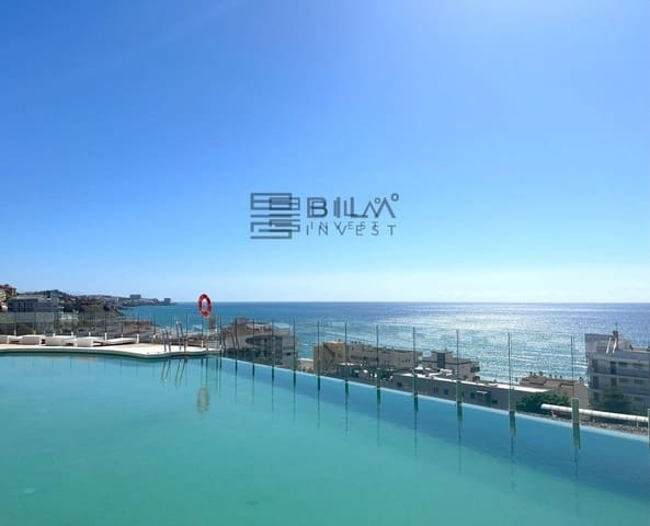 Piso de 2 habitaciones en Carvajal, Fuengirola en venta con piscina garaje - 709.000 € (Ref: 9619796)