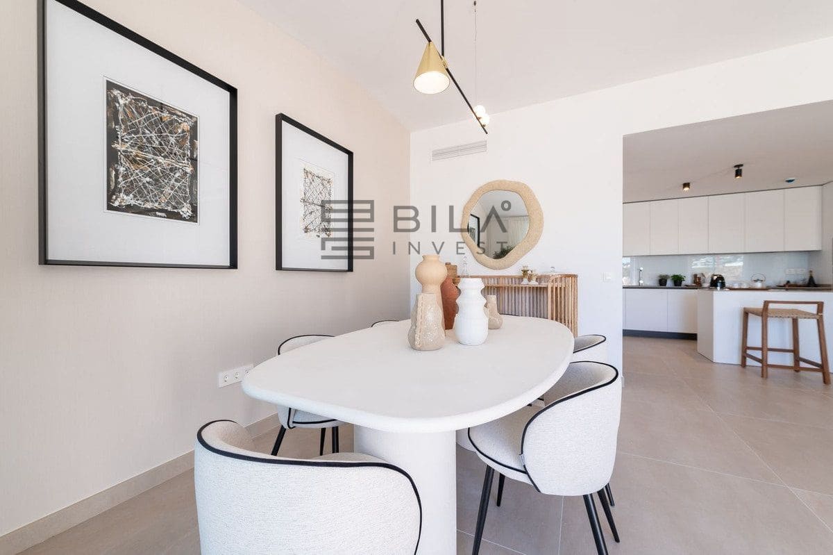 2 sovrum Takvåning till salu i Carvajal med pool - 849 000 € (Ref: 9619797)