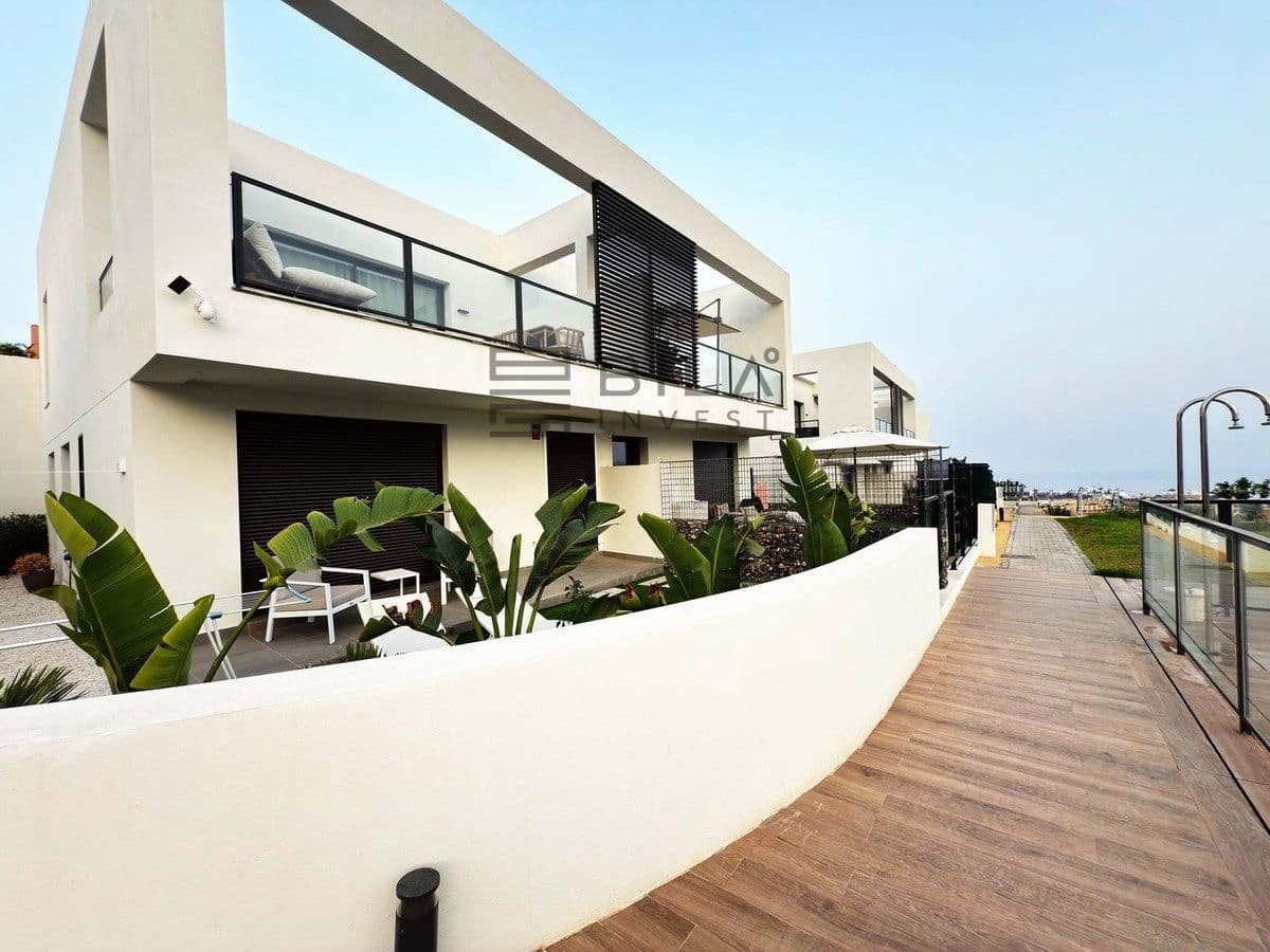 4 soverom Hus til salgs i Riviera del Sol med svømmebasseng - € 599 000 (Ref: 9622024)