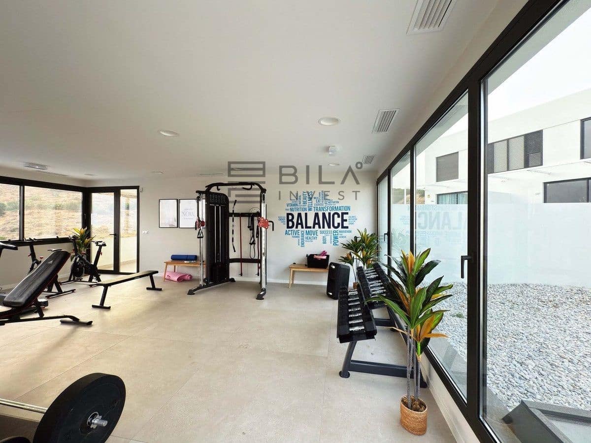 4 soverom Hus til salgs i Riviera del Sol med svømmebasseng - € 599 000 (Ref: 9622024)