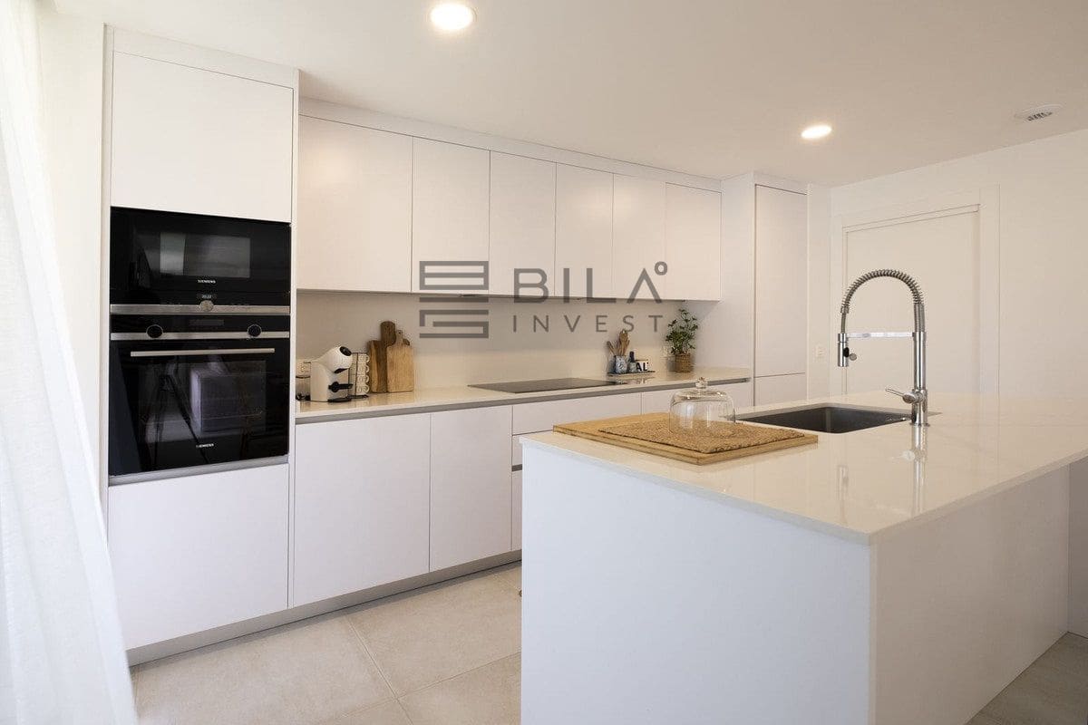 3 slaapkamer Huis te koop in El Chaparral met zwembad garage - € 800.000 (Ref: 9622025)