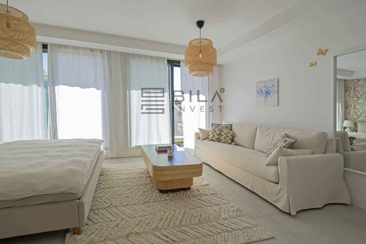 3 slaapkamer Huis te koop in El Chaparral met zwembad garage - € 800.000 (Ref: 9622025)