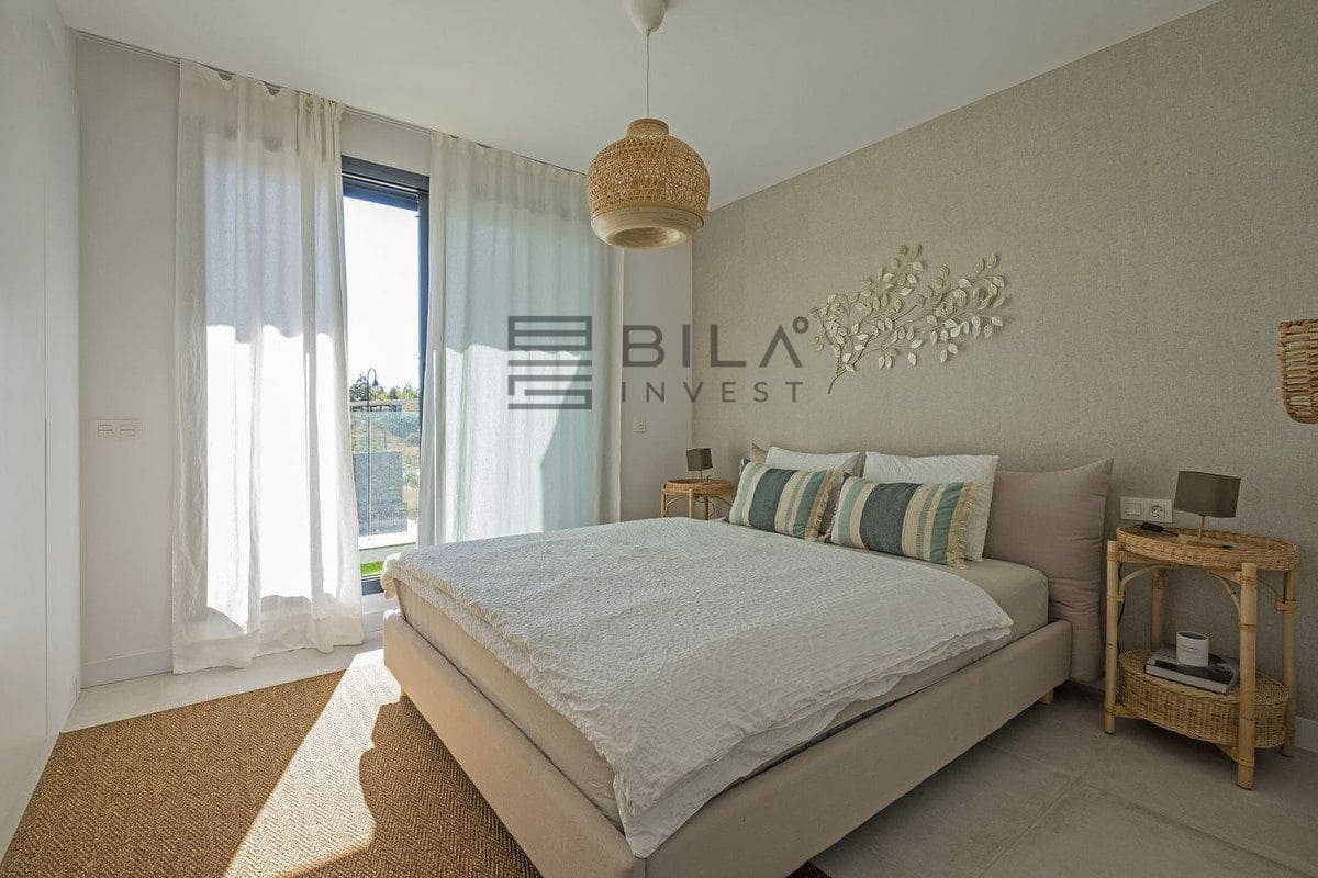 3 slaapkamer Huis te koop in El Chaparral met zwembad garage - € 800.000 (Ref: 9622025)