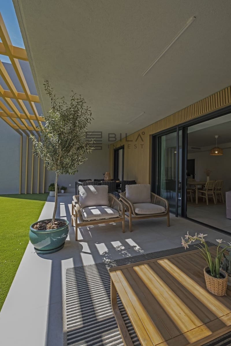 3 slaapkamer Huis te koop in El Chaparral met zwembad garage - € 800.000 (Ref: 9622025)