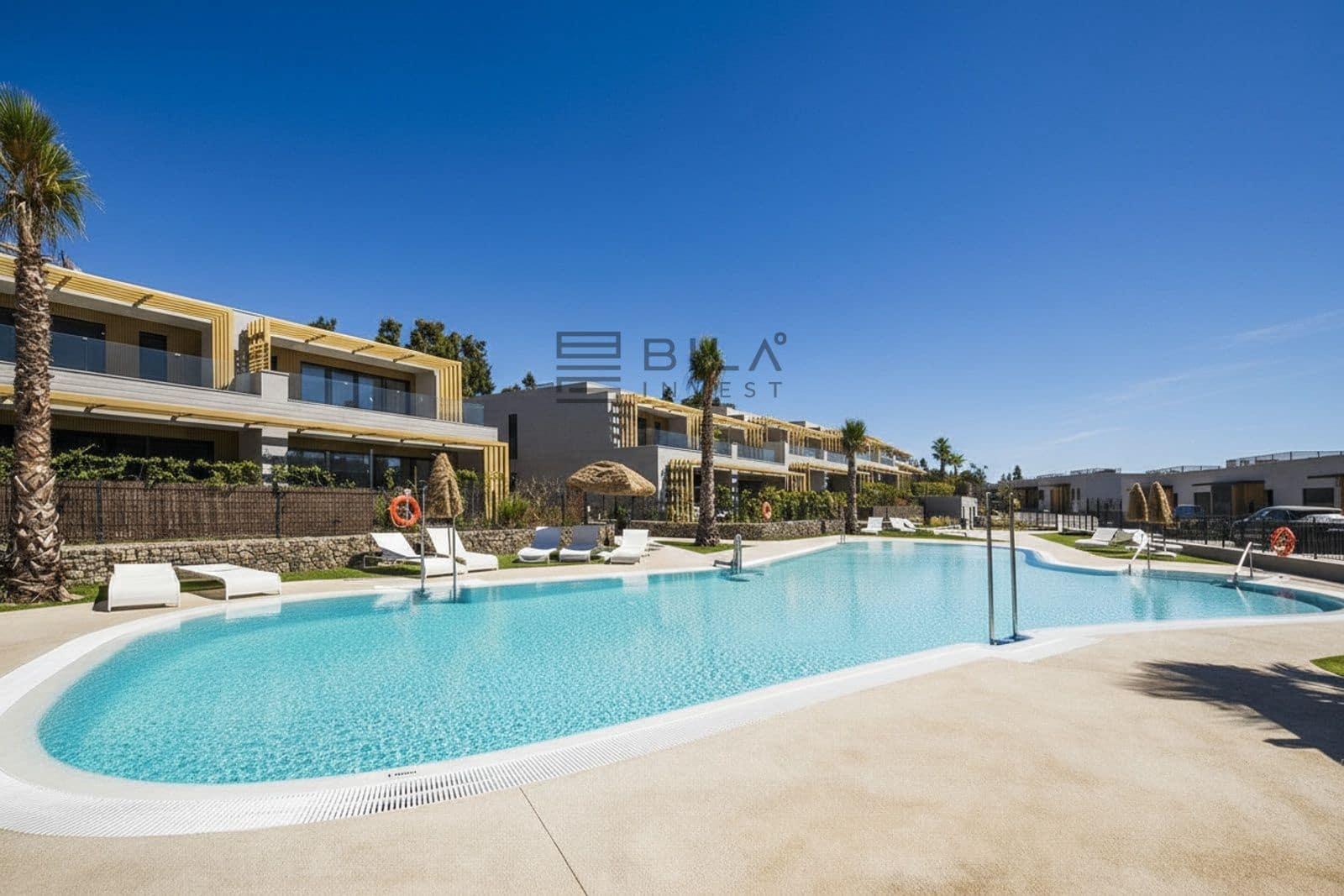 3 slaapkamer Huis te koop in El Chaparral met zwembad garage - € 800.000 (Ref: 9622025)