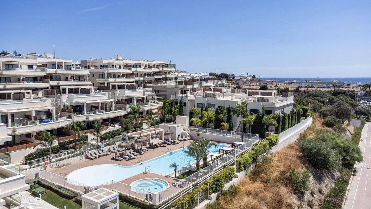 Piso de 3 habitaciones en La Cala de Mijas en venta con piscina garaje - 680.000 € (Ref: 9622026)