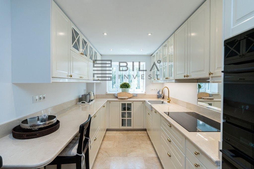 3 bedroom Townhouse for sale in Riviera del Sol with pool garage - € 595,000 (Ref: 9622029)