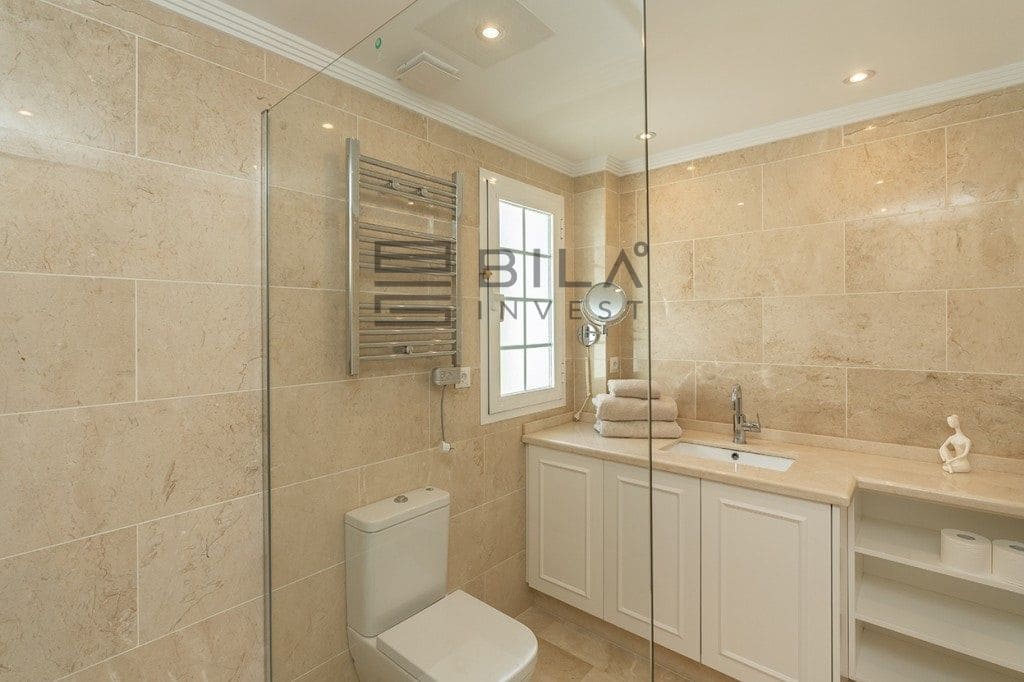 3 bedroom Townhouse for sale in Riviera del Sol with pool garage - € 595,000 (Ref: 9622029)