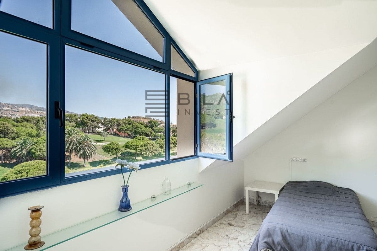 5 slaapkamer Penthouse te koop in Torrequebrada met zwembad - € 1.085.000 (Ref: 9622030)