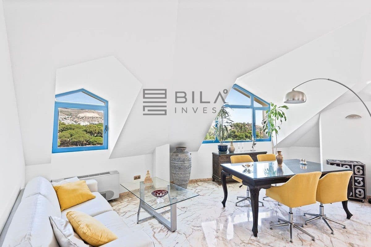 5 slaapkamer Penthouse te koop in Torrequebrada met zwembad - € 1.085.000 (Ref: 9622030)