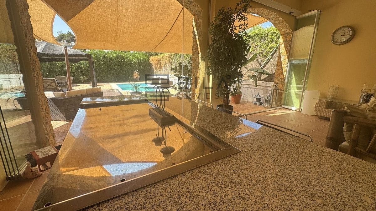 4 slaapkamer Huis te koop in Calahonda met zwembad garage - € 699.950 (Ref: 9625078)