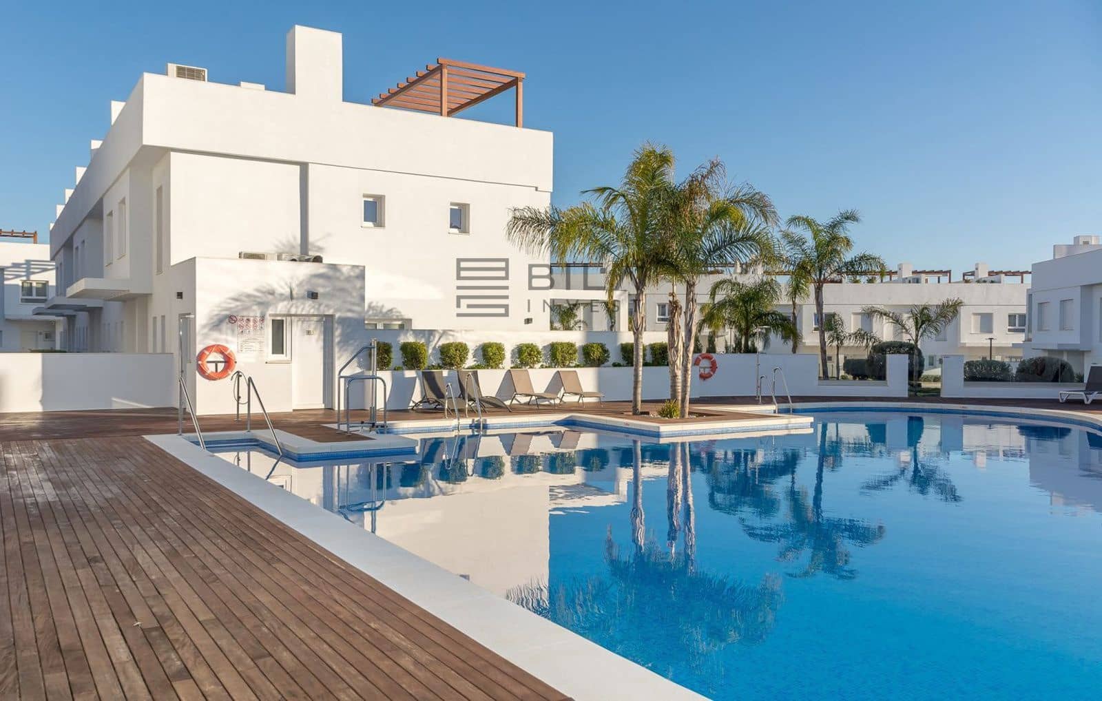 4 bedroom Villa for sale in Calahonda with pool - € 775,000 (Ref: 9627781)