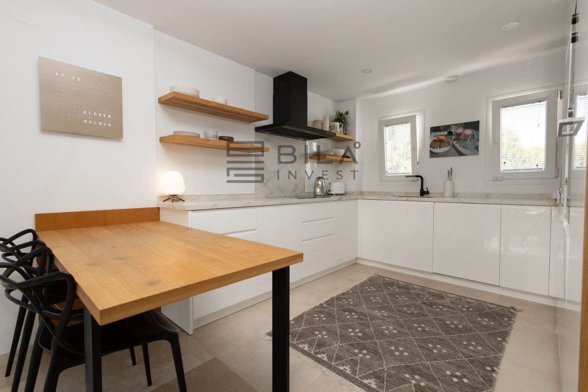 4 bedroom Villa for sale in Calahonda with pool - € 775,000 (Ref: 9627781)