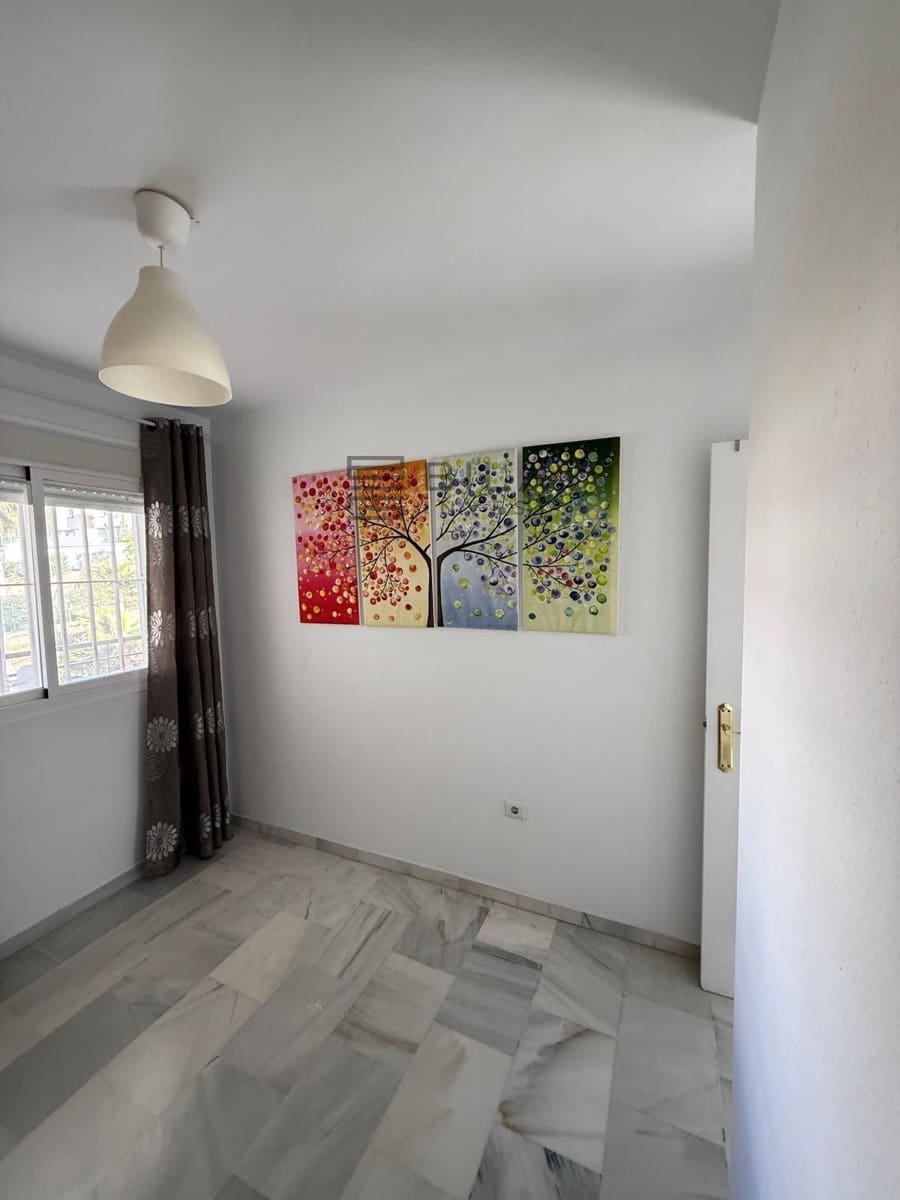 2 soveværelse Penthouse til salg i Riviera del Sol med swimmingpool - € 259.000 (Ref: 9627913)