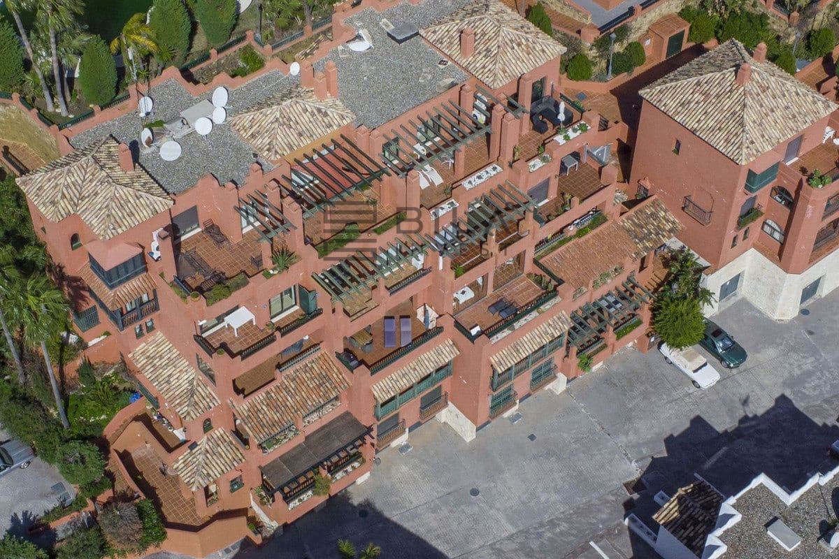 2 chambre Appartement à vendre à Calahonda avec piscine garage - 335 000 € (Ref: 9629525)