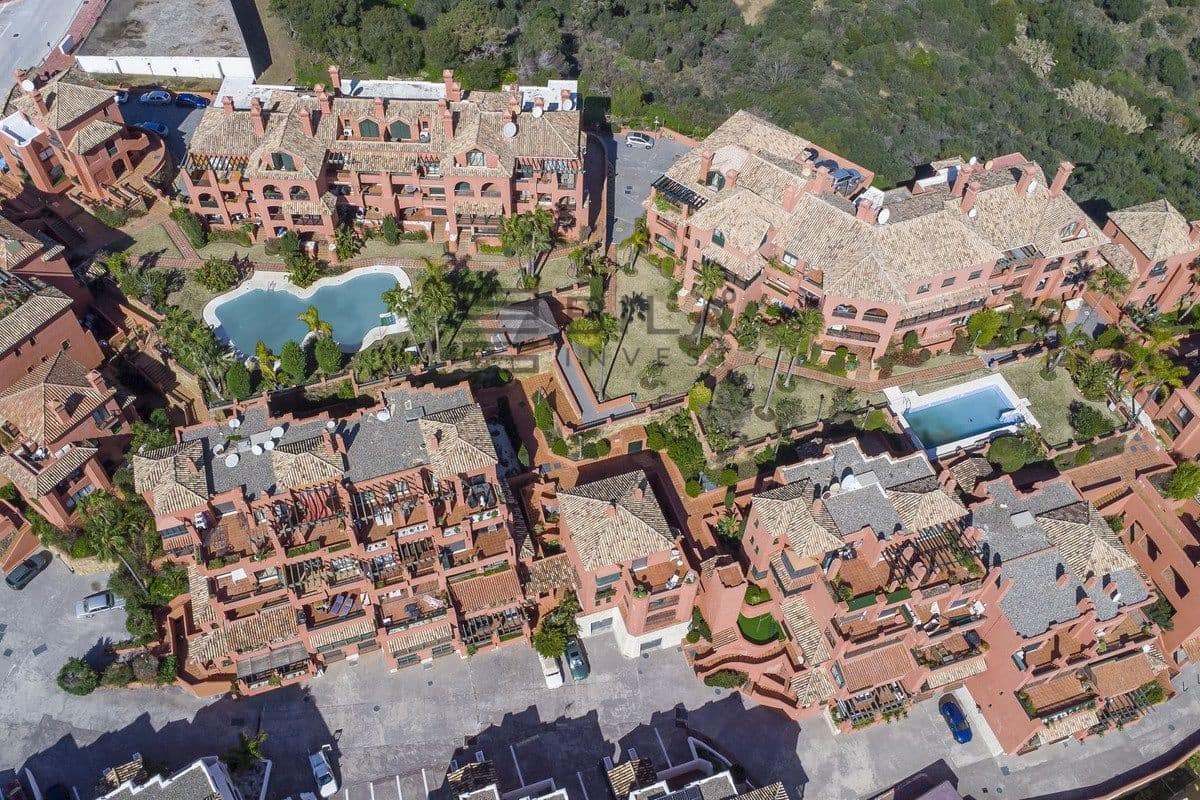 2 chambre Appartement à vendre à Calahonda avec piscine garage - 335 000 € (Ref: 9629525)